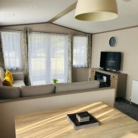 Stone Beck With Hot Tub *