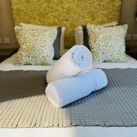 Stone Beck With Hot Tub