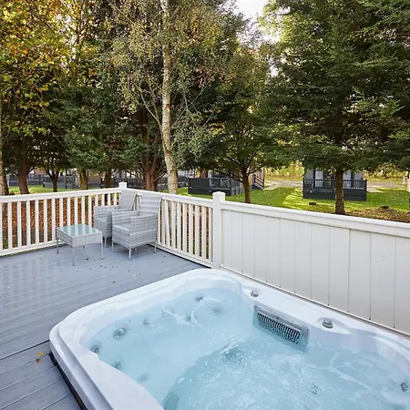 Stone Beck With Hot Tub *