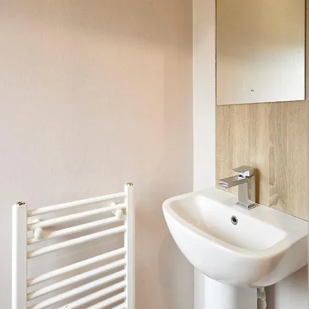 Stone Beck With Hot Tub בית נופש